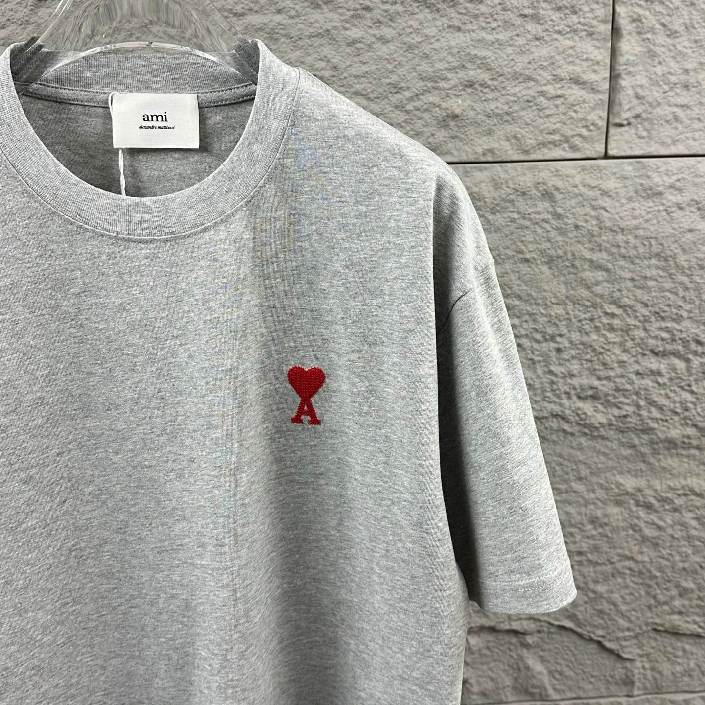 Ami Love 2026 Spring and Summer Style Classic simple three-dimensional embroidery small love personalized logo Customized double yarn plain cotton fabric Short-sleeved T-shirt Men and women Same Style Color: Black White Flower Gray Angola Red Size: S (90-130 pounds) M (120-150 pounds) L (140-165 pounds) XL (160-180 pounds) XXL (180-210 pounds)